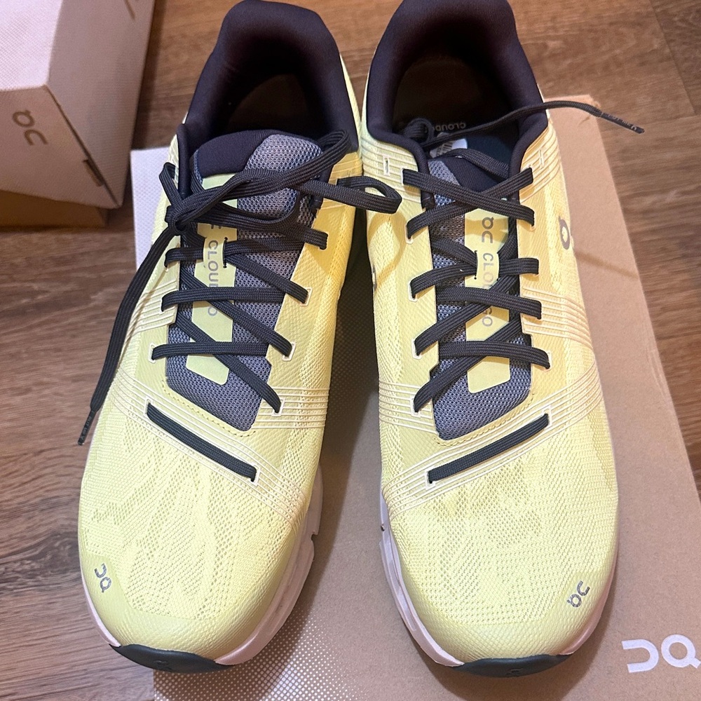 On Running Men's cloudgo hay /sand  55.98091 size 13
